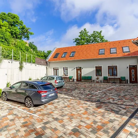 Monbuhim Comfort Veszprém